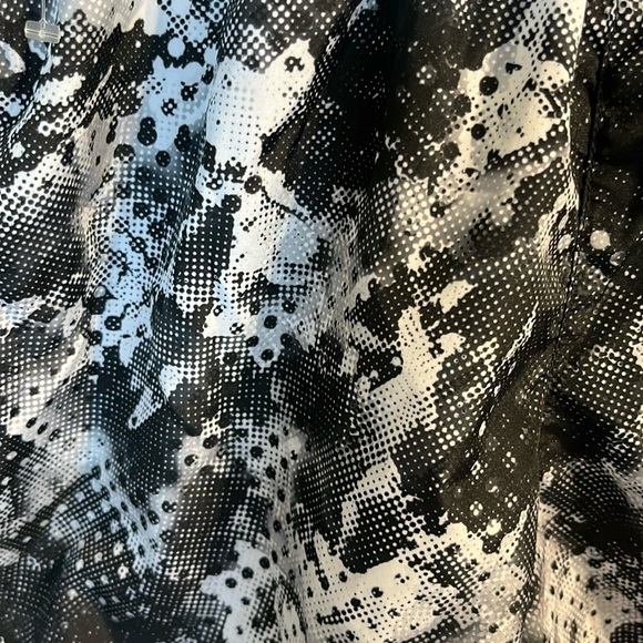 Running Athletic Shorts Black Print - Picture 9 of 10